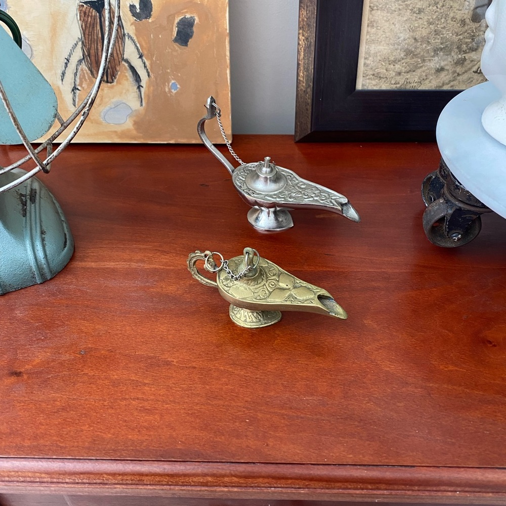 Small Decorative Genie Lamp Set in Gold and Silver
